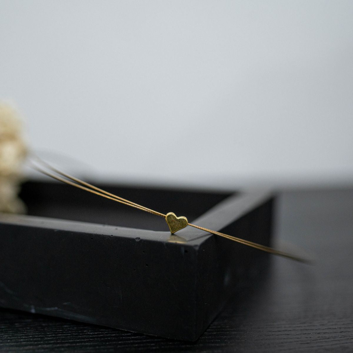 Drahtkette mit Herzanhänger