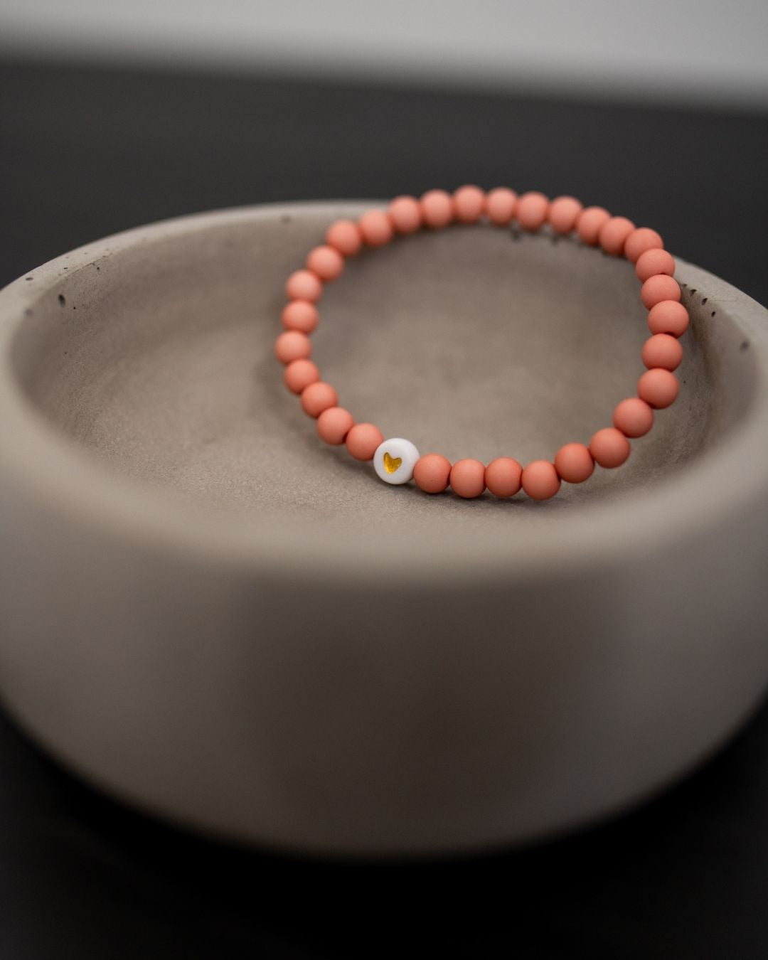 Herzarmbänder mittlere Perlen