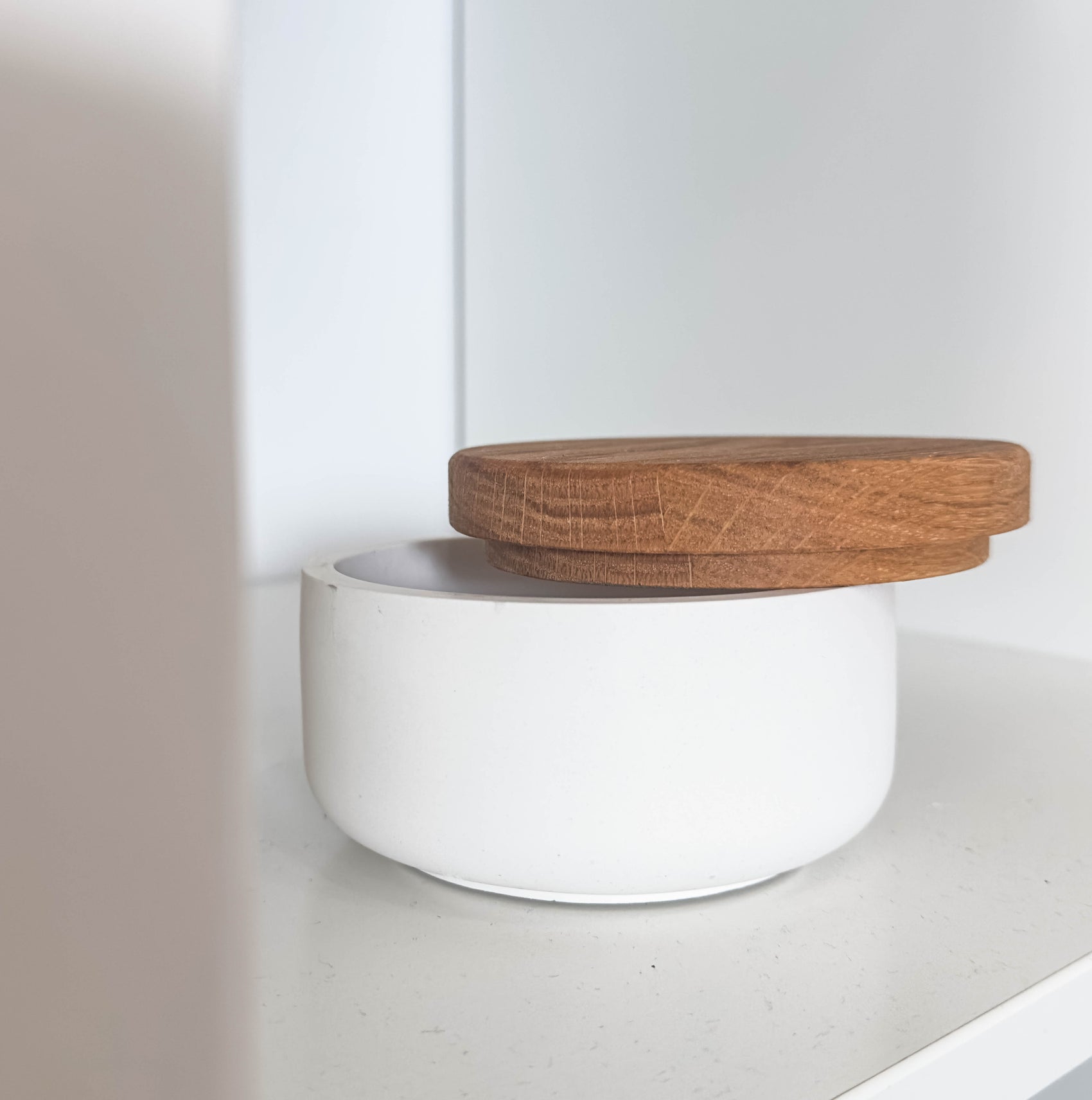 Dose mit Holzdeckel
